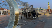 В центре Йошкар-Олы монтируют новогоднюю арку с тысячами огней
