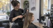 Не коса, не хвостик и не гулька: вот какая простая прическа вошла в моду - идет любому лицу и в любом возрасте