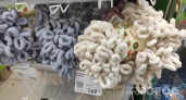 Купила в Fix Price велюровую пряжу за 149 руб: вот как превратила мохнатые «макароны» в стильный декор для дома