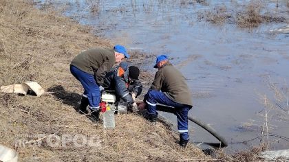 В деревне Якимово вода вплотную подошла к домам: спасатели выехали из-за угрозы подтопления